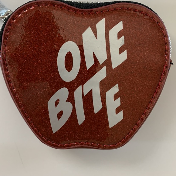 Disney Snow White Bag Bundle with cosmetics makeup bag, 2 purses - Picture 3 of 8